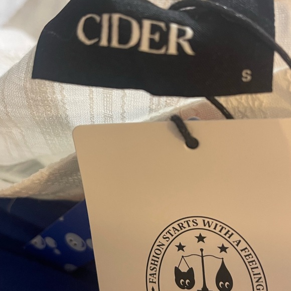 Cider White Ruffled Blouse - Picture 7 of 8